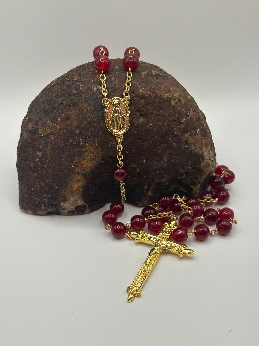 Rosario de Jade Rubí 8mm Chapado en oro 18k