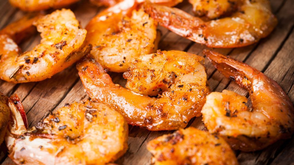 Plats de crevettes sautées