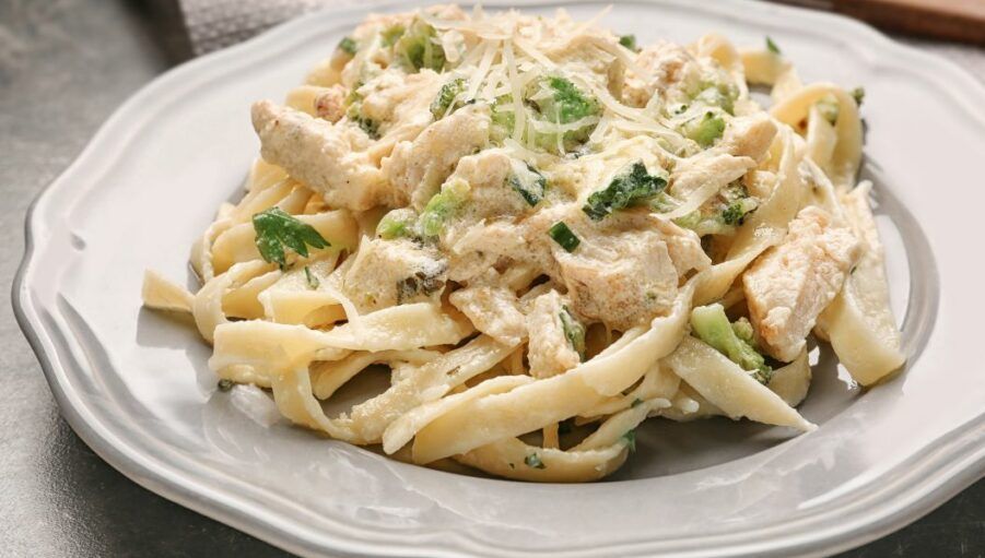Tagliatelles émincé de poulet sauce crème 