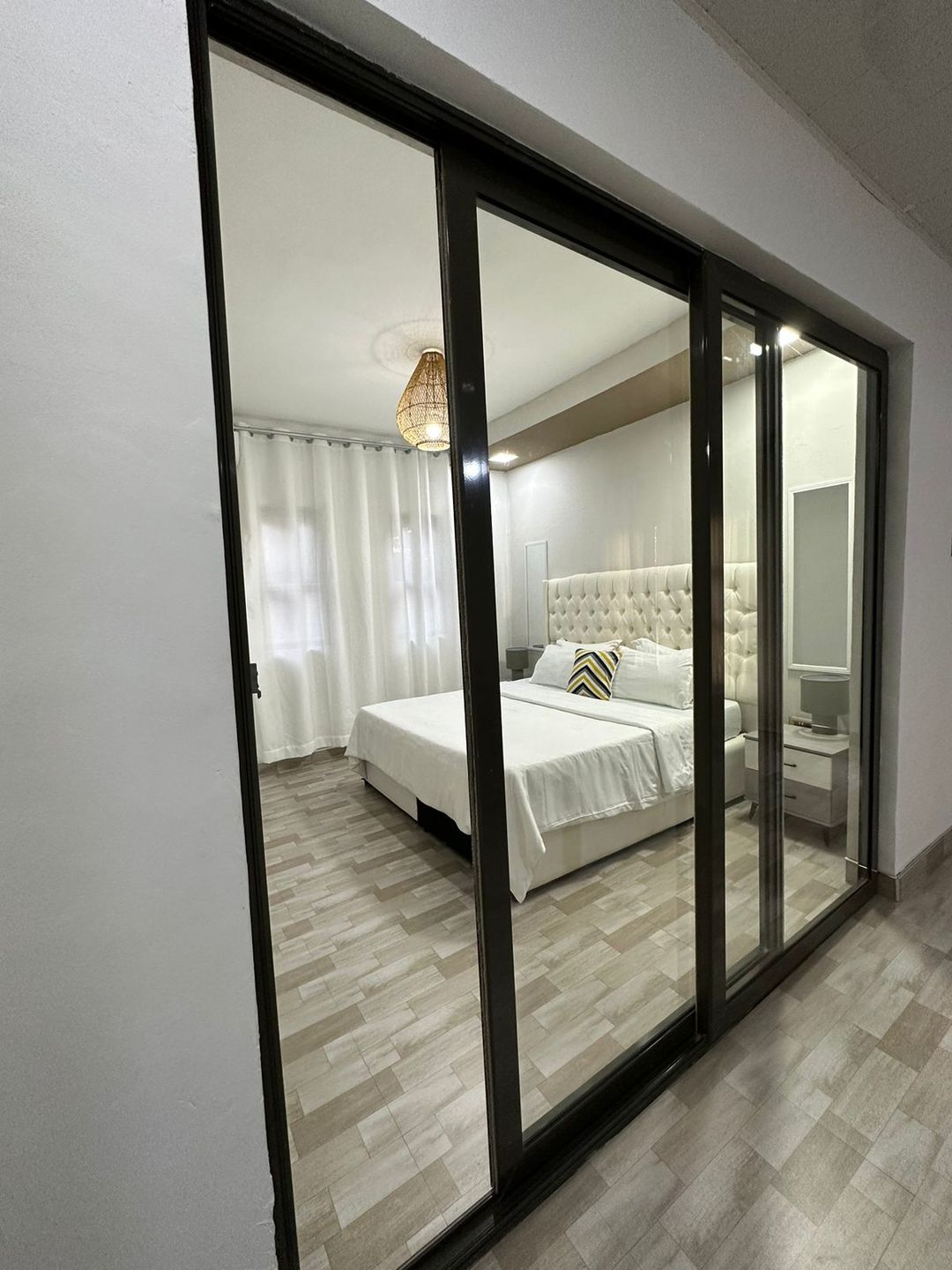 Standalone 1 Bedroom Apartment 