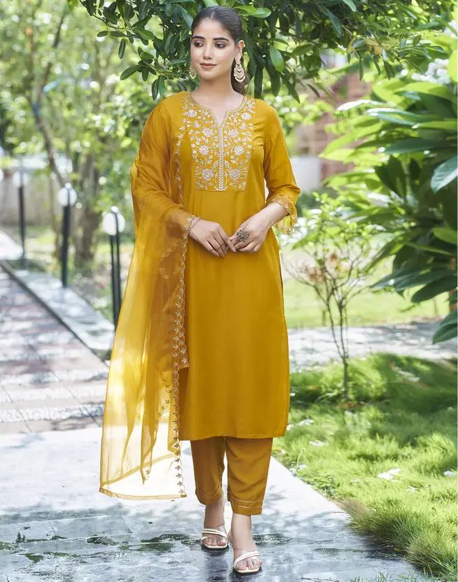 Women Floral Kurta with Trousers & Dupatta