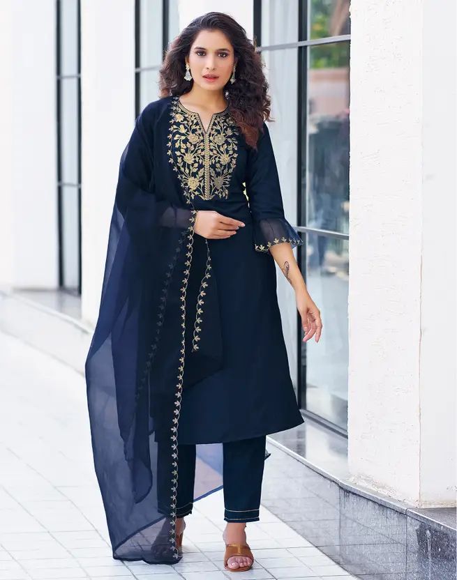 Women Floral Kurta with Trousers & Dupatta