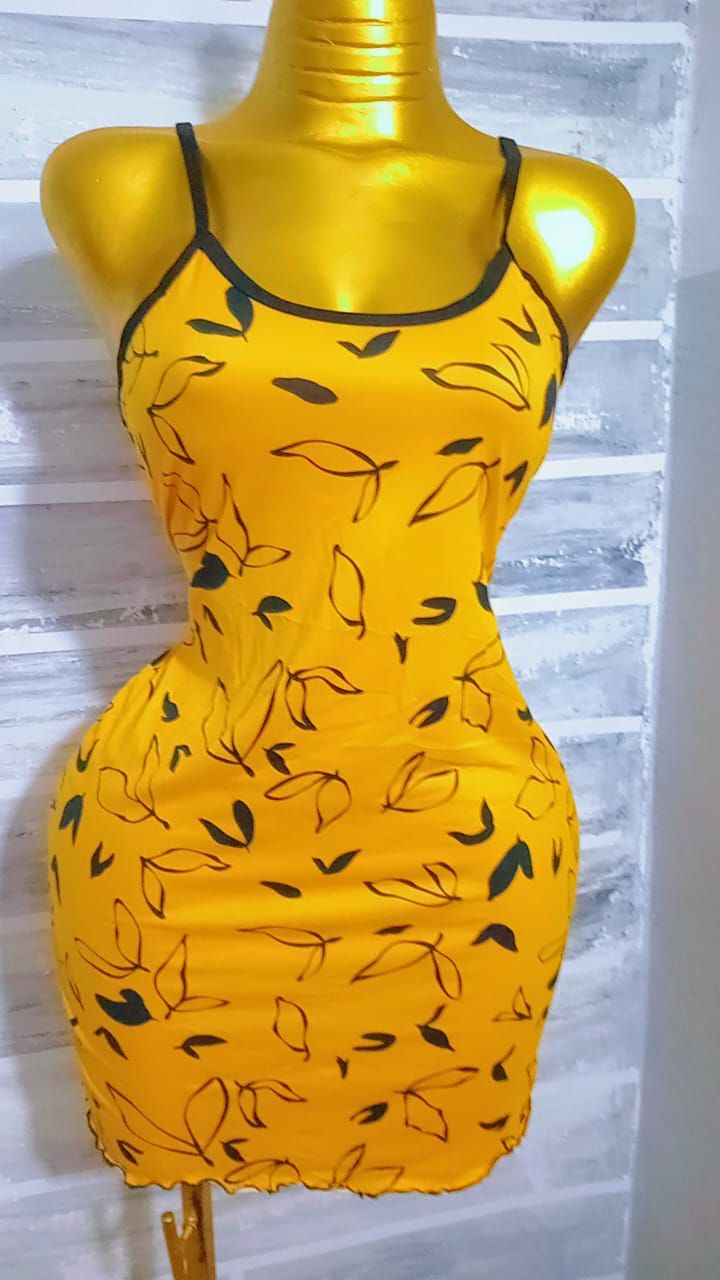 Nuisette robe jaune noire