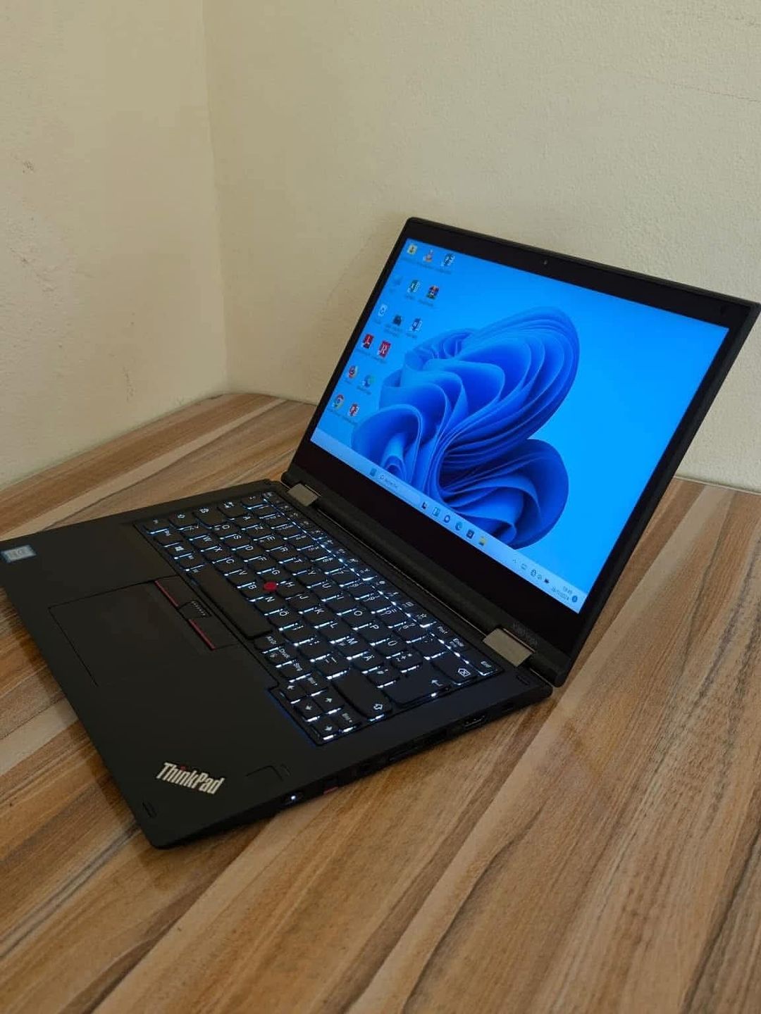  Lenovo ThinkPad X380 Yoga, Core i7 8e Gen, 16Go RAM, 256Go SSD