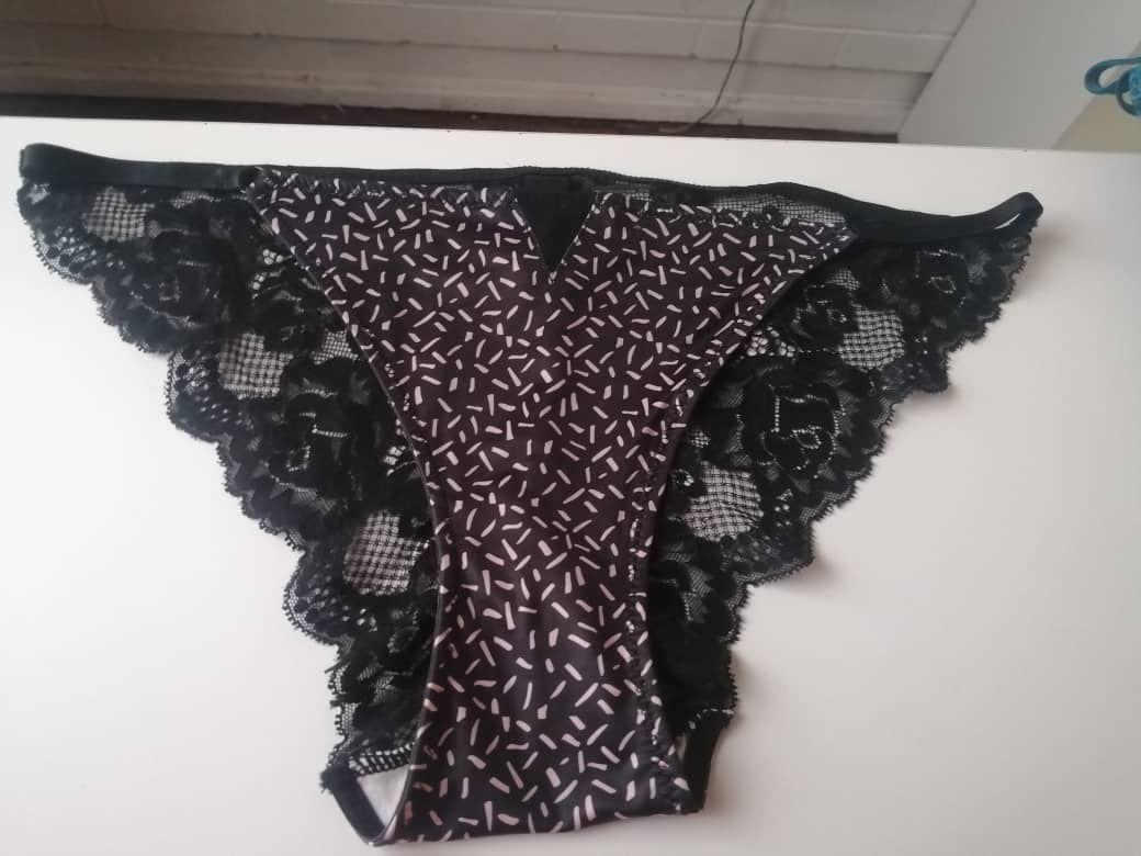 Shelley Black lace front pink