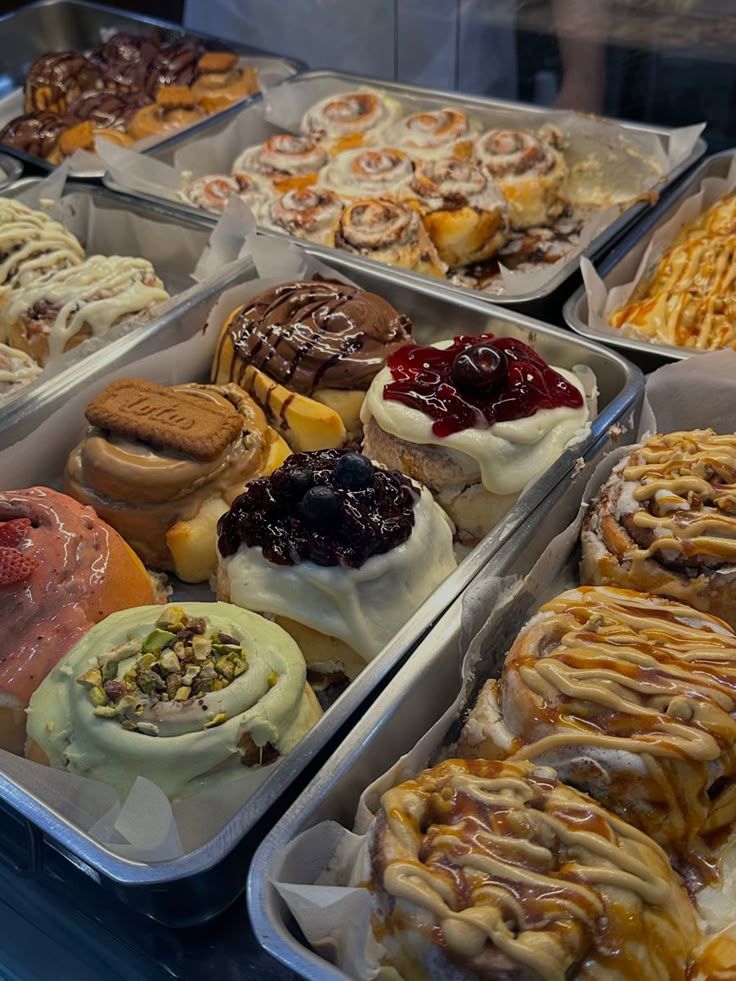 Yummy Rolls box
