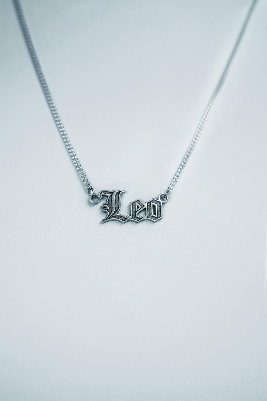Collar Leo - 99.9% Plata pura y manifestada