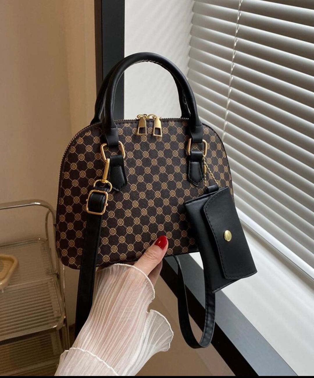 Sac à main assorti avec la pochette 👜