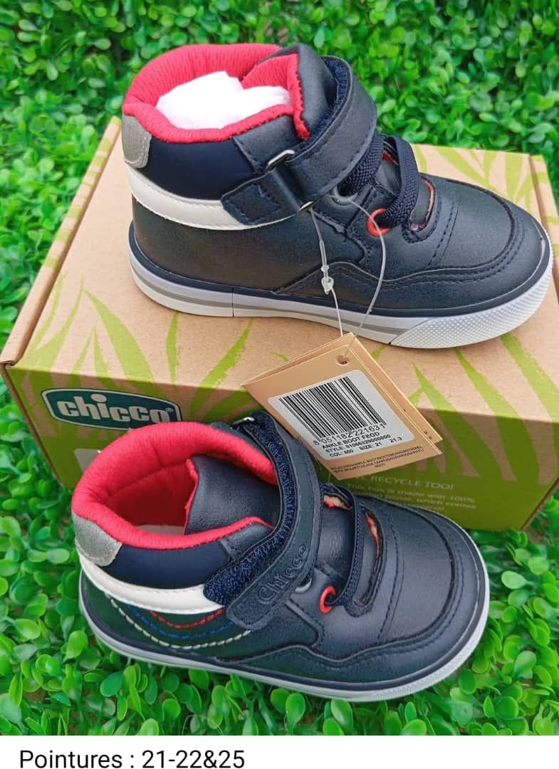 Chaussures Enfants de Marque CHICCO. Prix de vente: 15 000 FCFA  Bénéfice: 2000 FCFA. Offre valable 30 jours renouvelable.