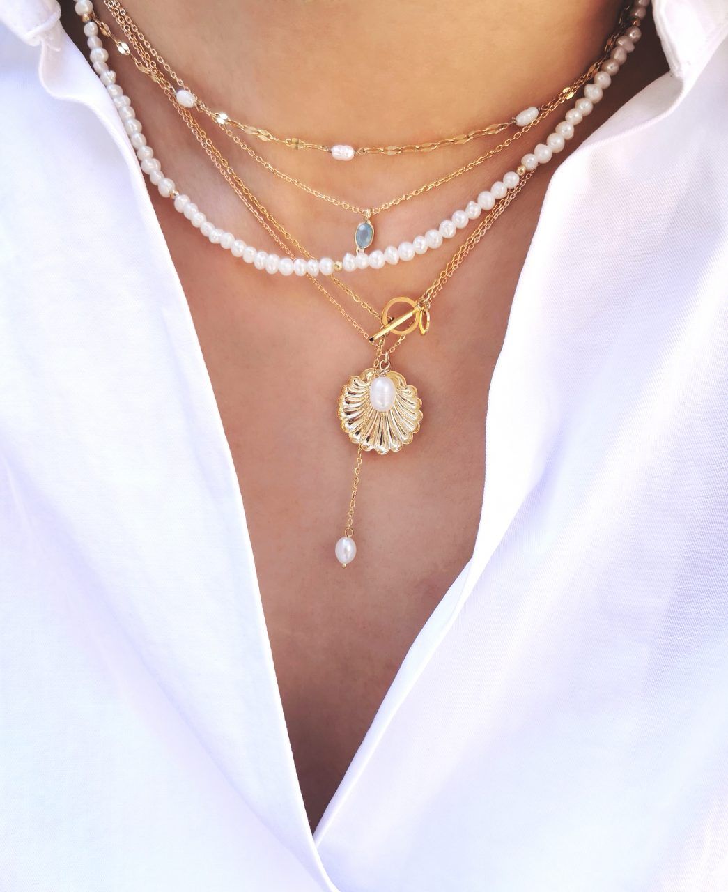 GOLD DAINTY NECKLACE
