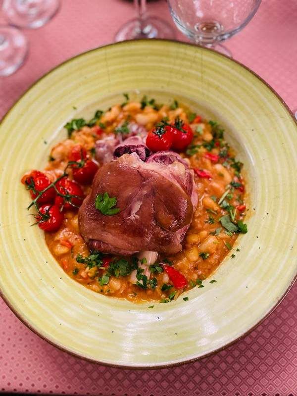 Ciolan afumat cu fasole