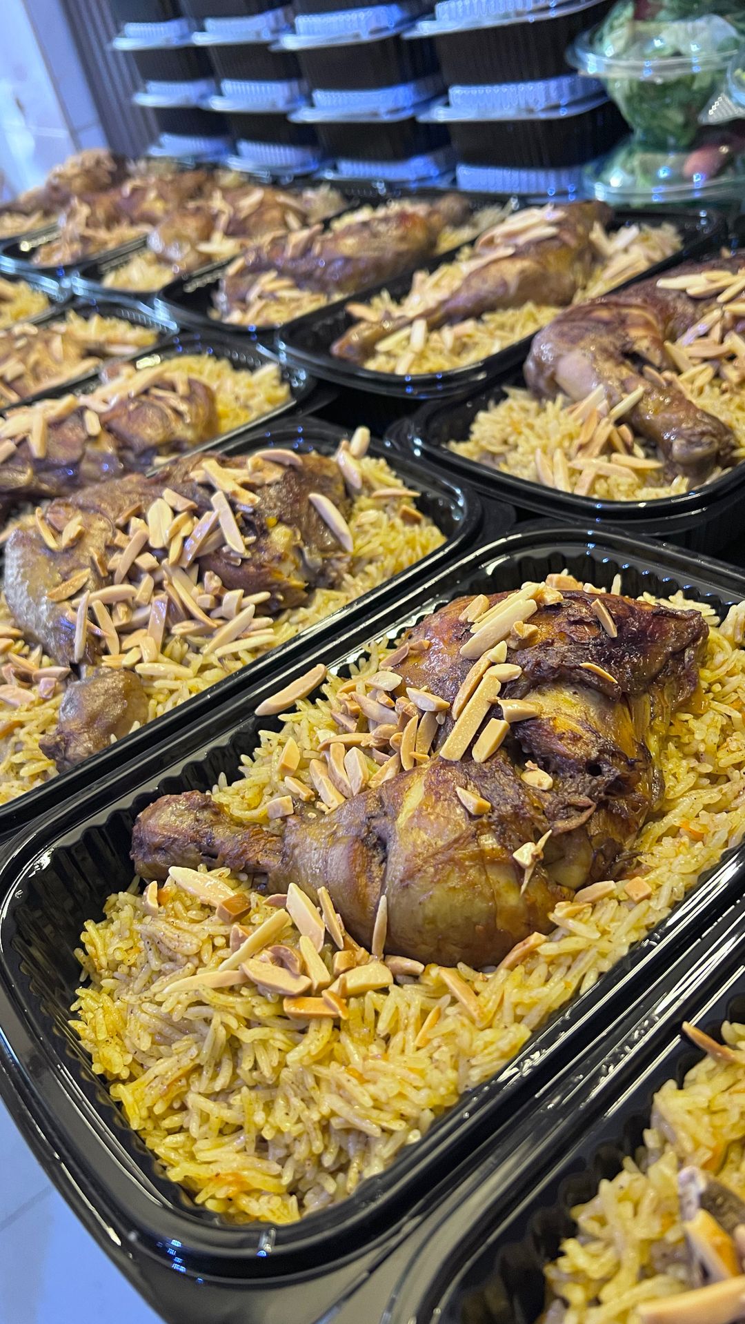 كبسة على دجاج محمر 