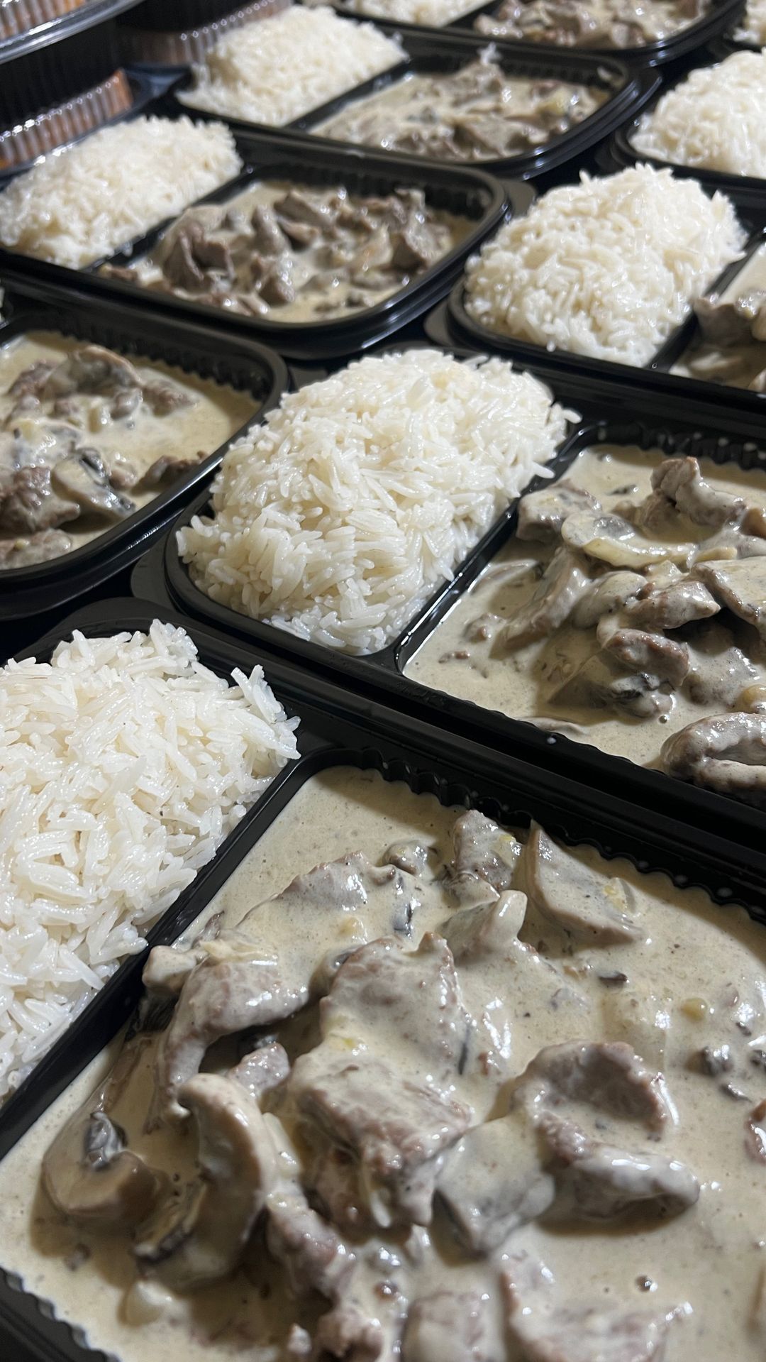 ستروغونوف لحمة مع رز ابيض