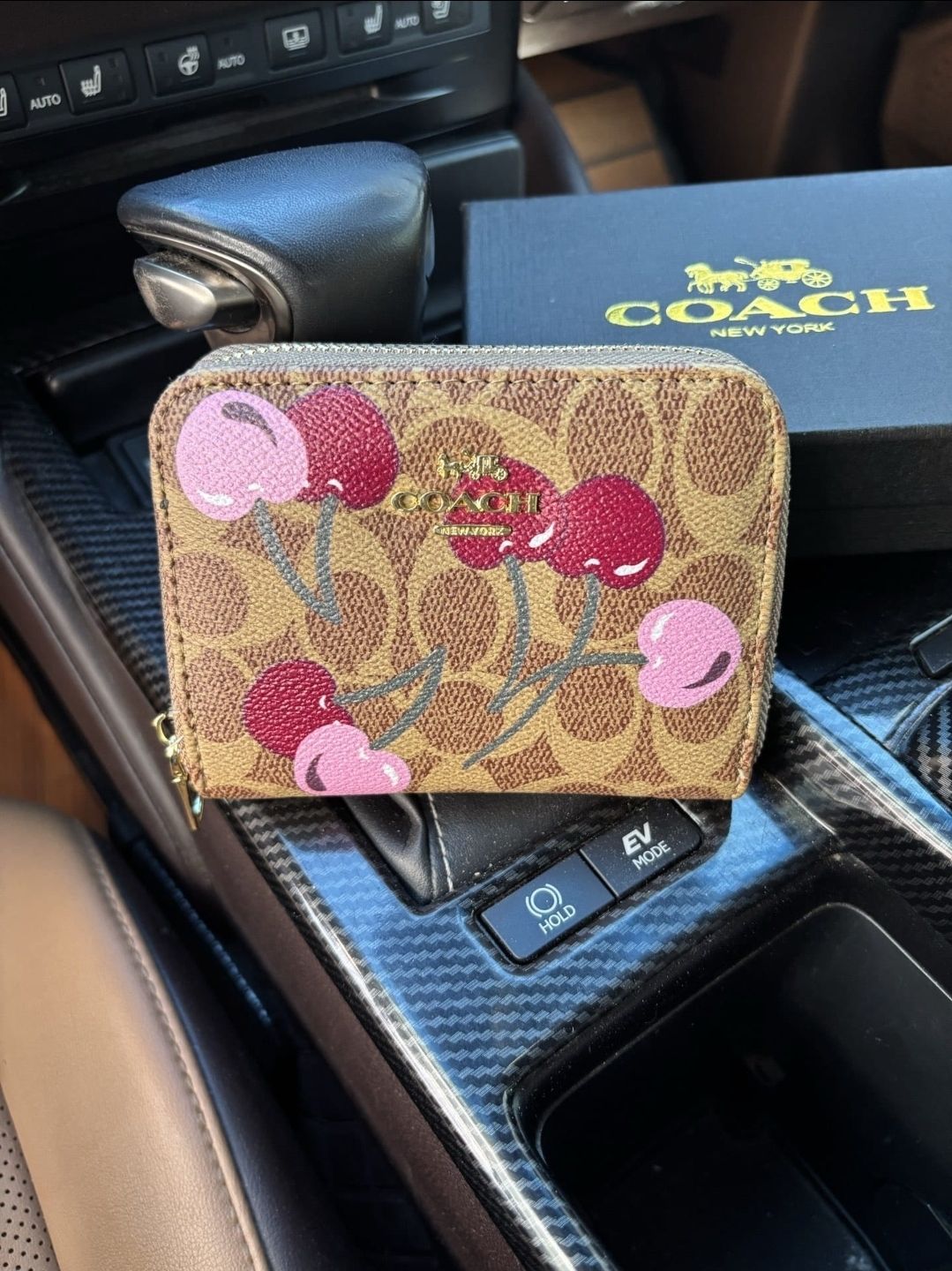 WALLET COACH CHERRY