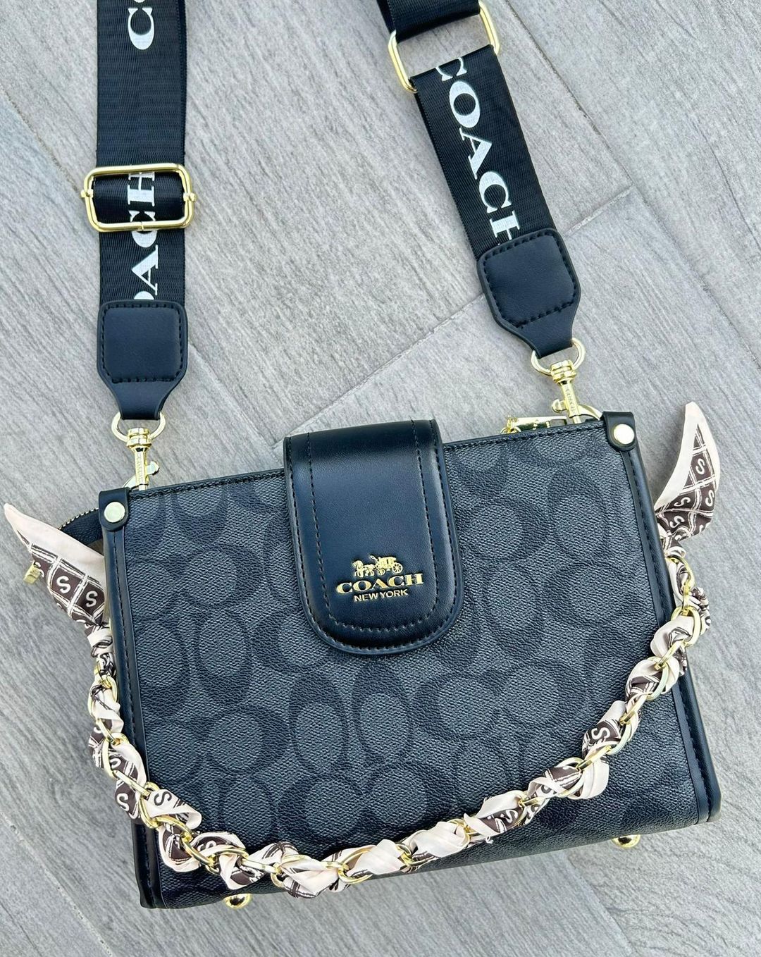 CARTERA COACH PAÑUELO