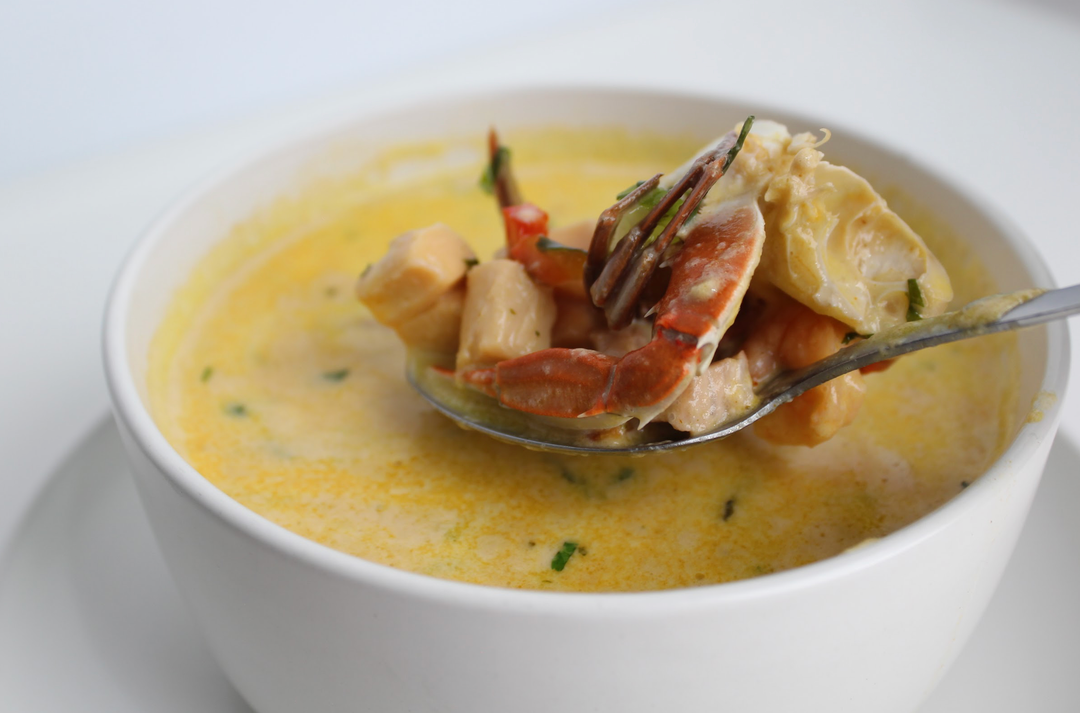 Sopa de mariscos en leche pequeña