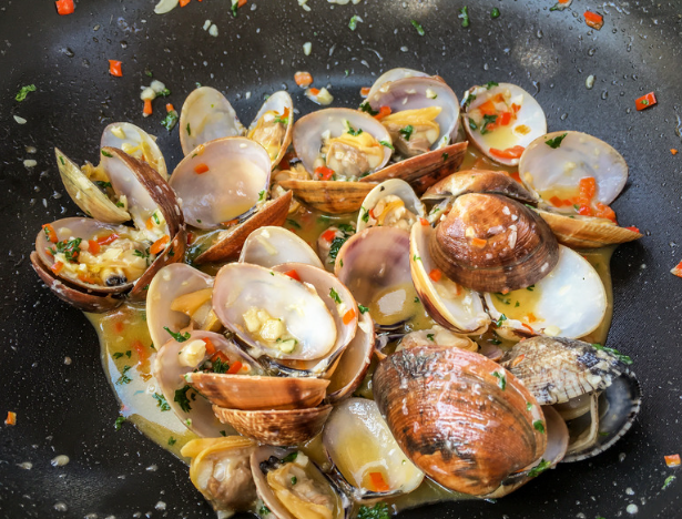 Garlic Butter Clams (500g)