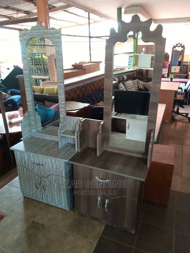 Dressing mirrors 