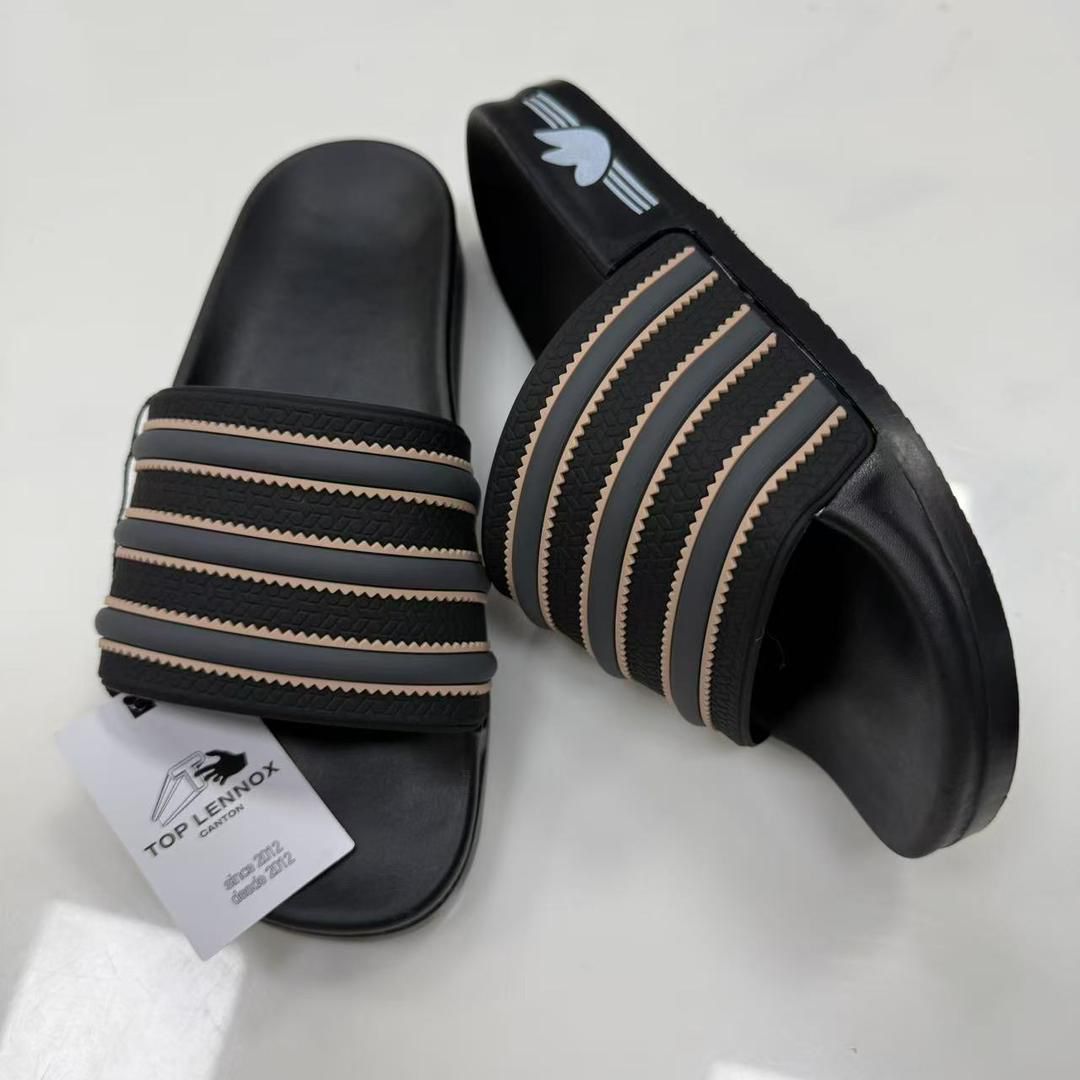 Claquette adidas 