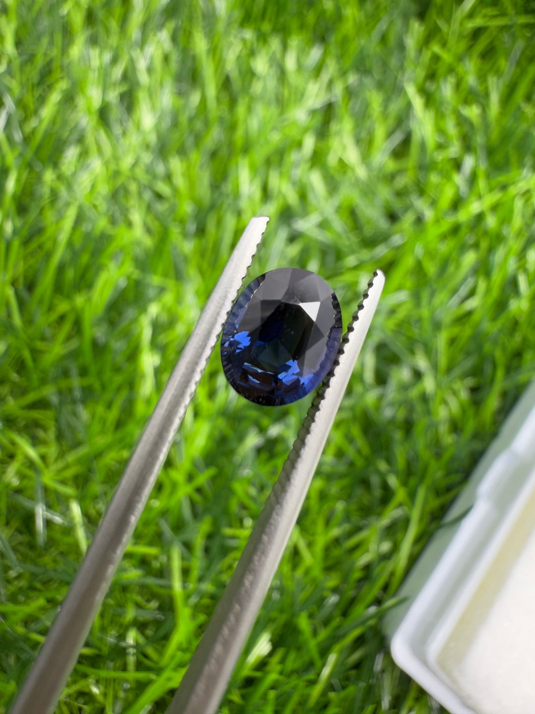 GGTL Certified 1.5ct Natural Ceylon blue sapphire 