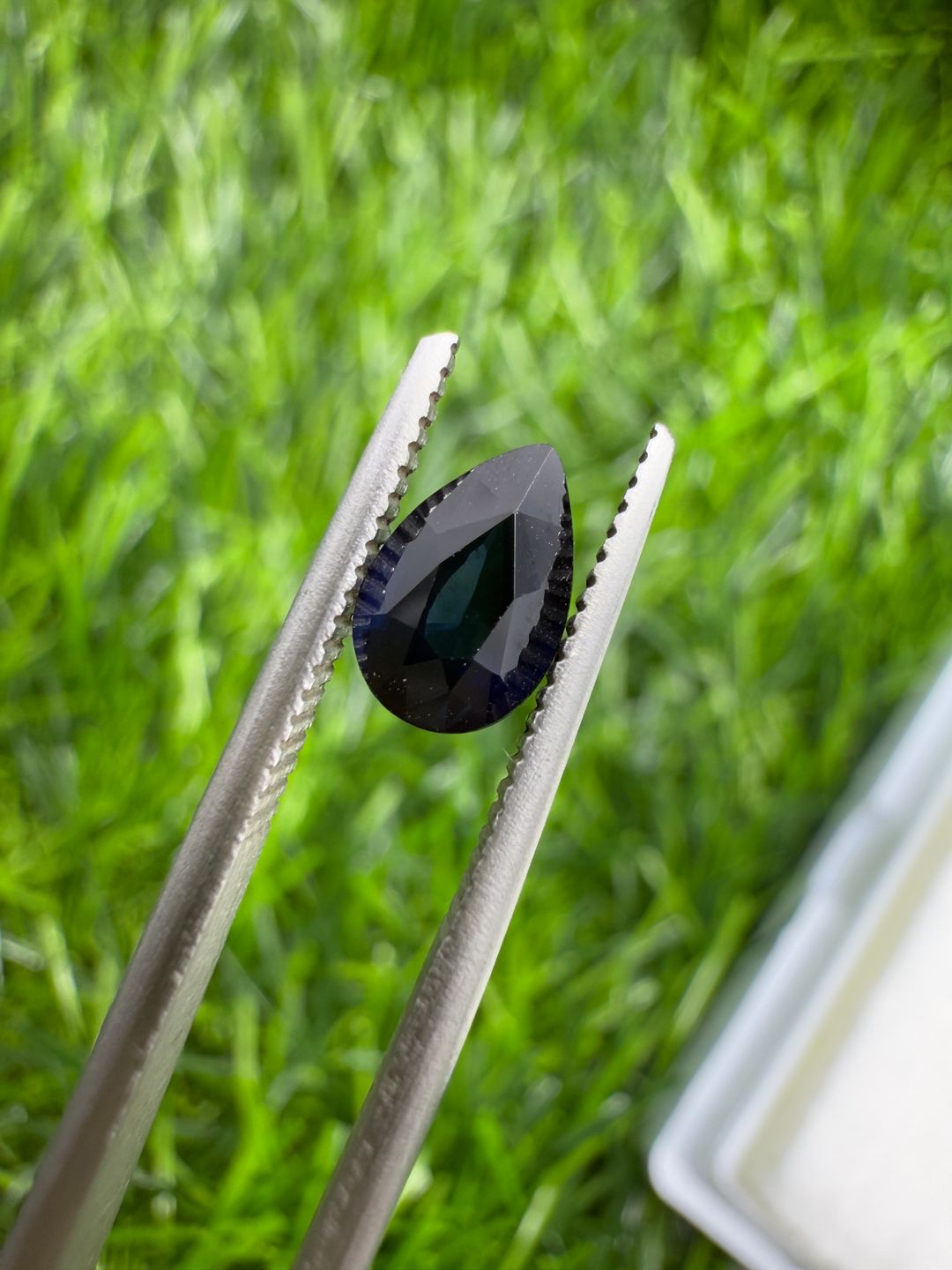 AGCL Certified 1.05ct Natural Ceylon Dark blue sapphire 