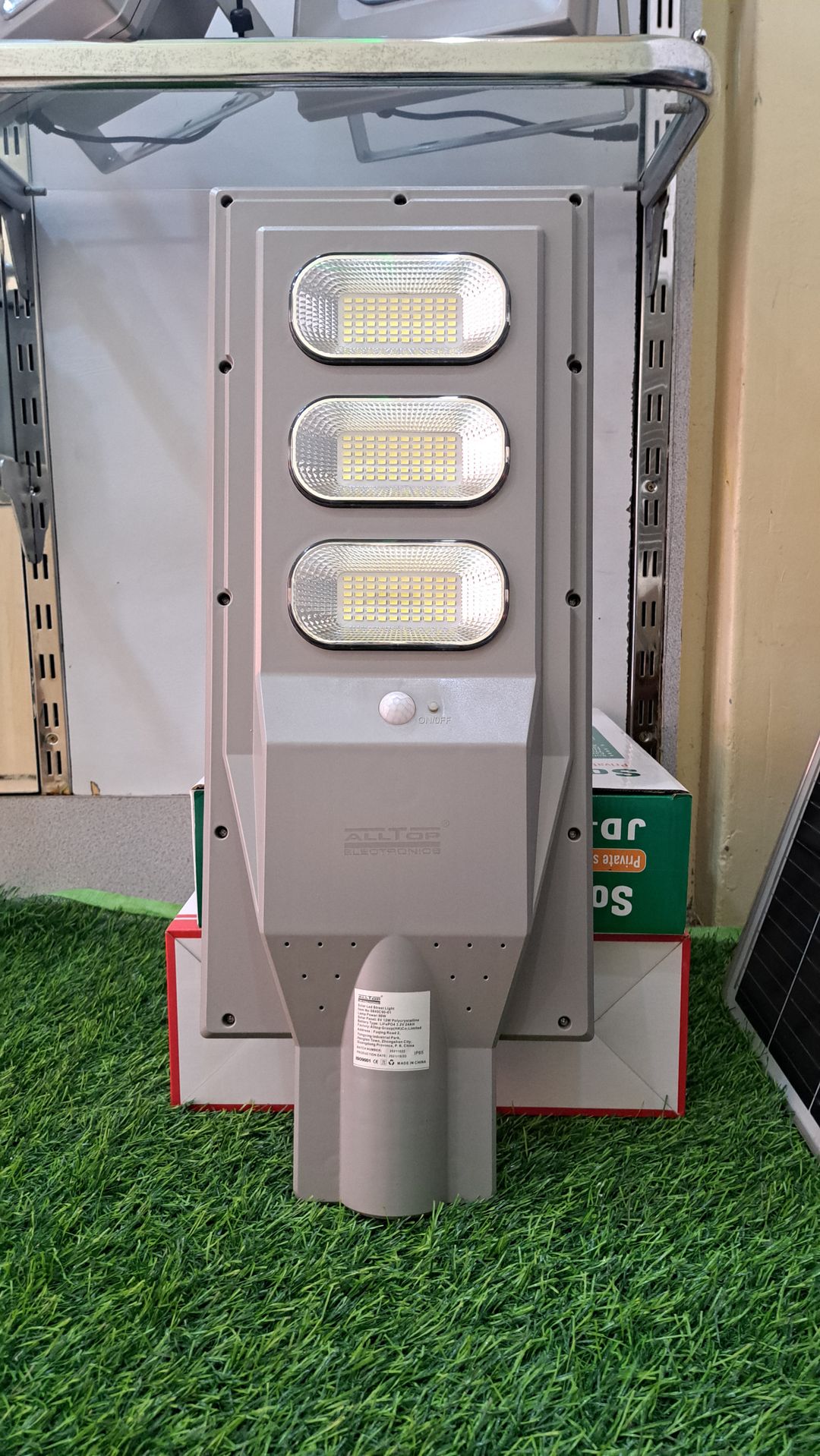 90W Solar LED Street Light               