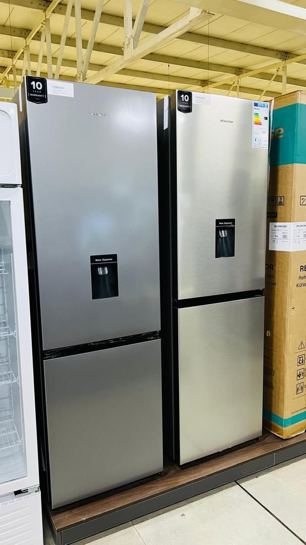 Hisense 330L Double Door Fridge With Dispenser 