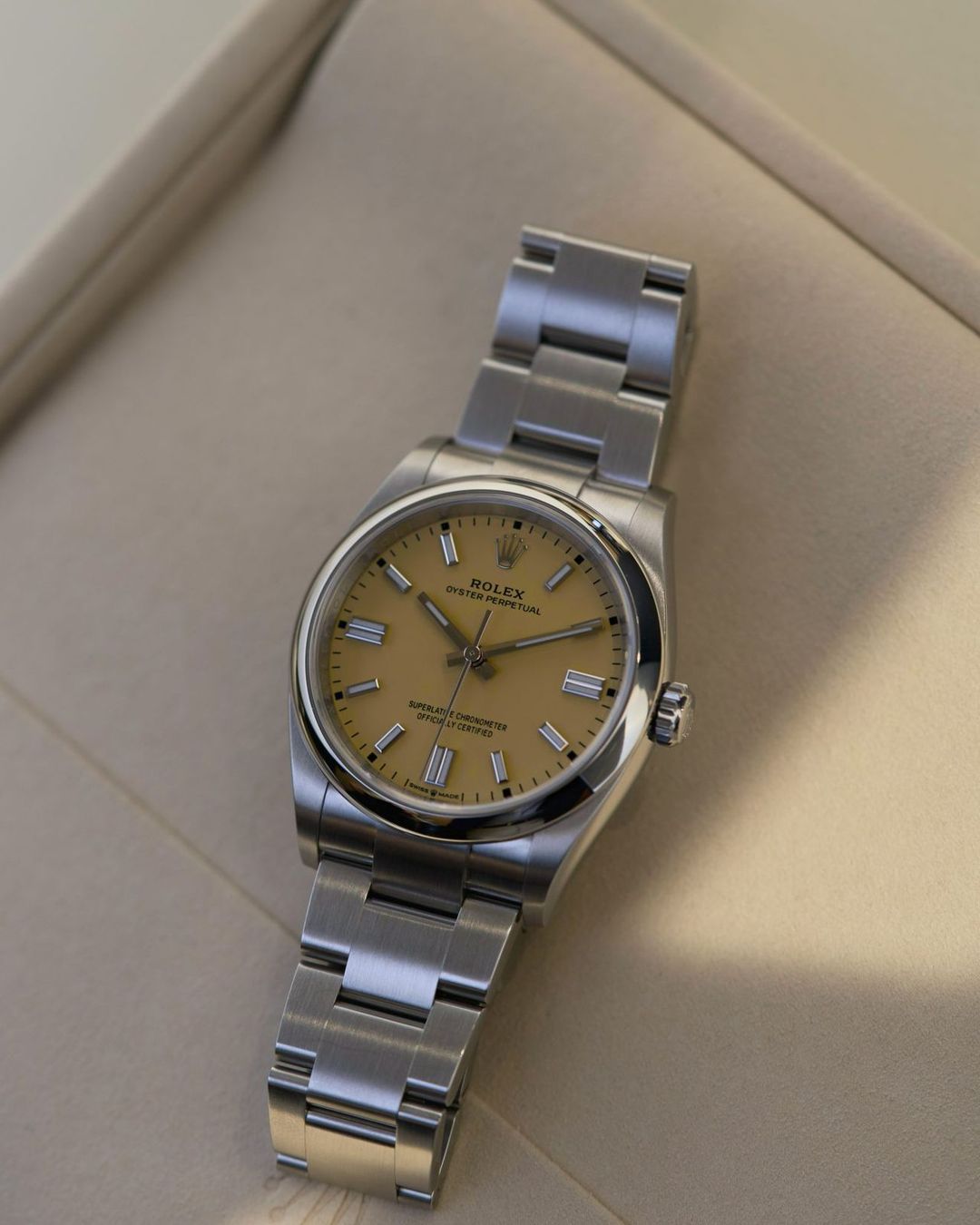 ROLEX - OYSTER PERPETUAL 2025 / YELLOW