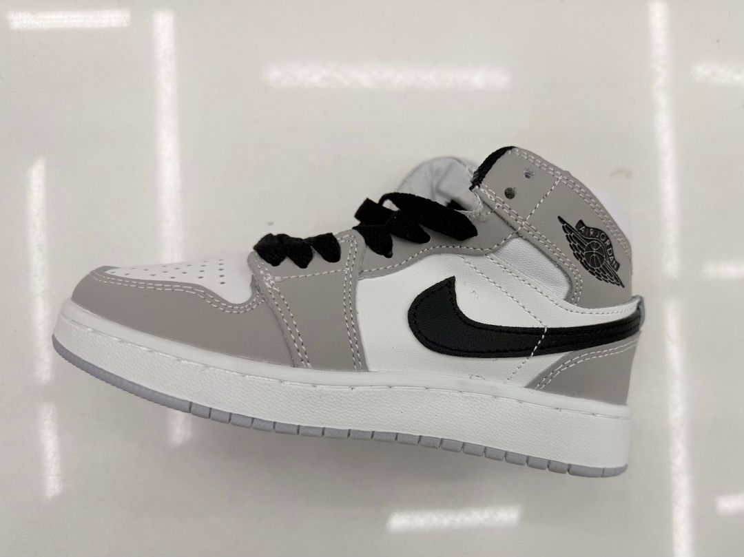 AIR JORDAN 1 FOR KIDS