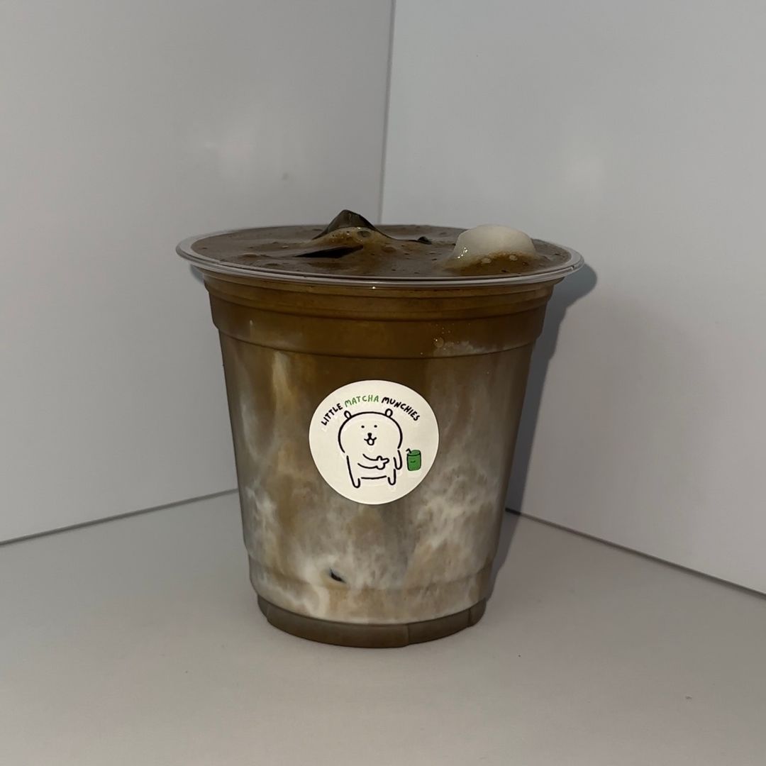 Iced Hojicha latte