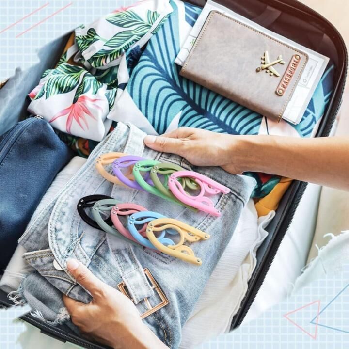 Space Saver – Foldable Travel Hanger | علّاقة سفر قابلة للطي لتوفير المساحة