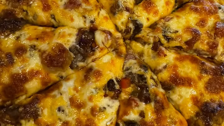 Sweet & Spicy Beef Pizza 