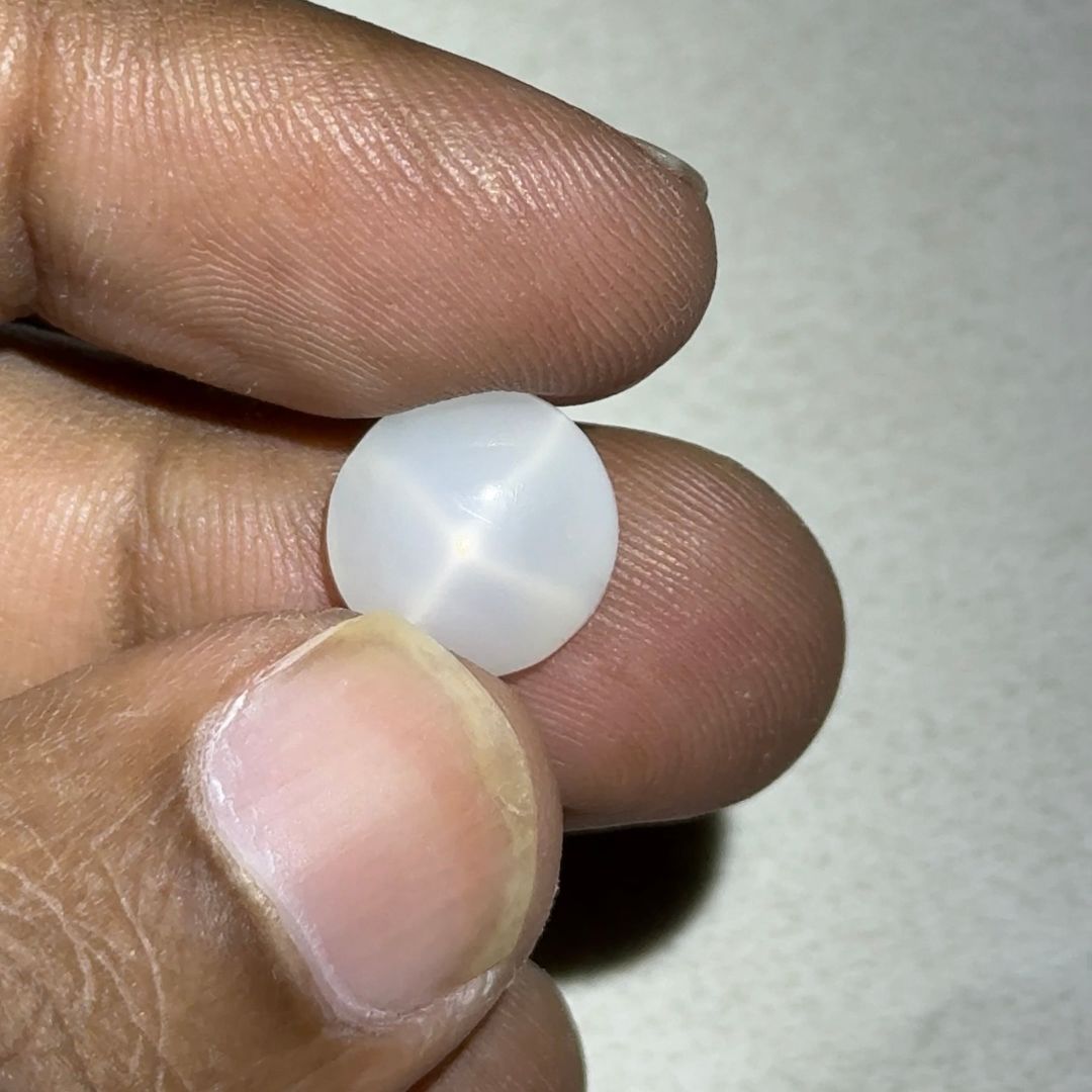 4.1ct Natural star moonstone 