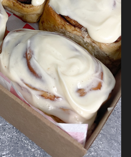 1 x cinnamon roll