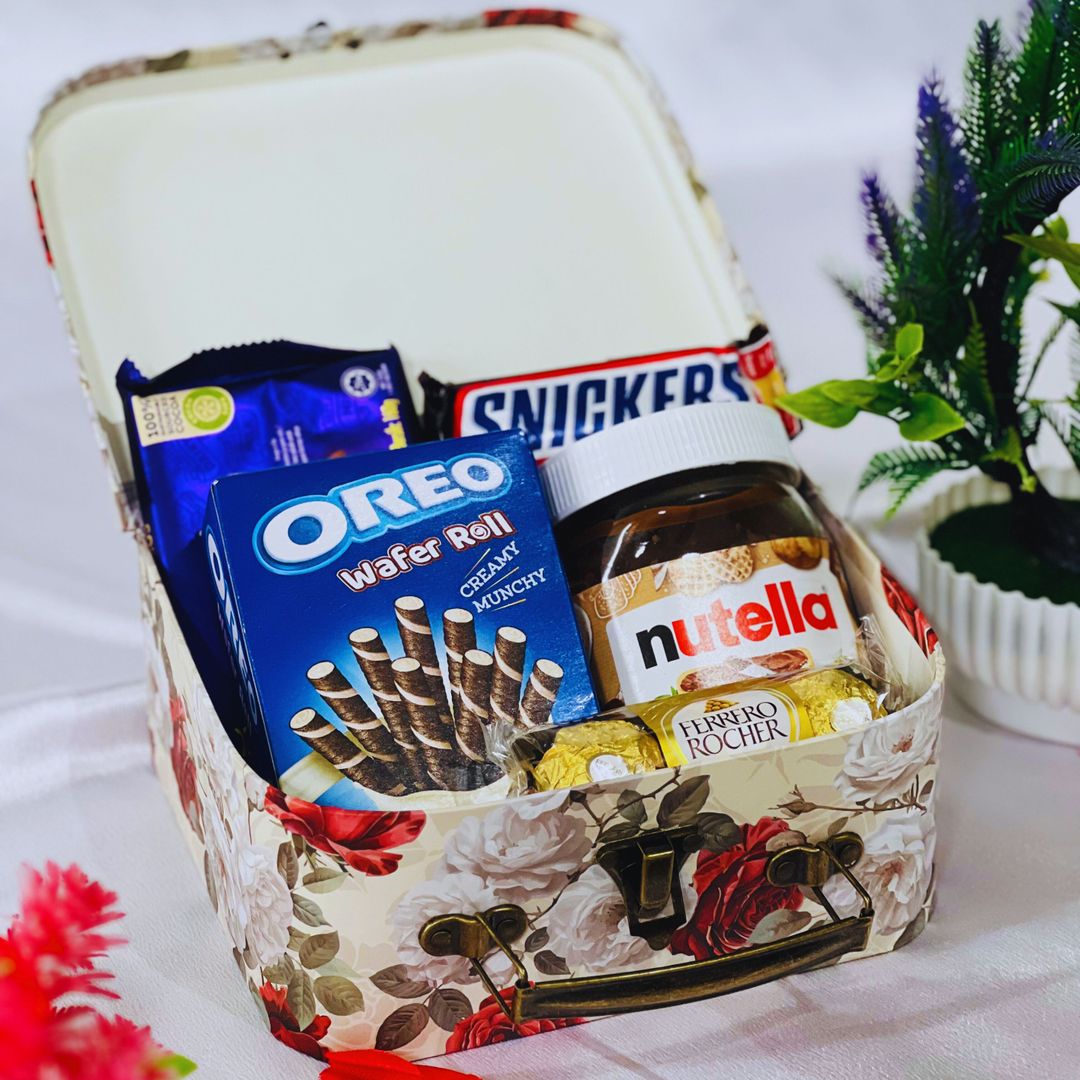 Sweetheart Surprise Gift Box