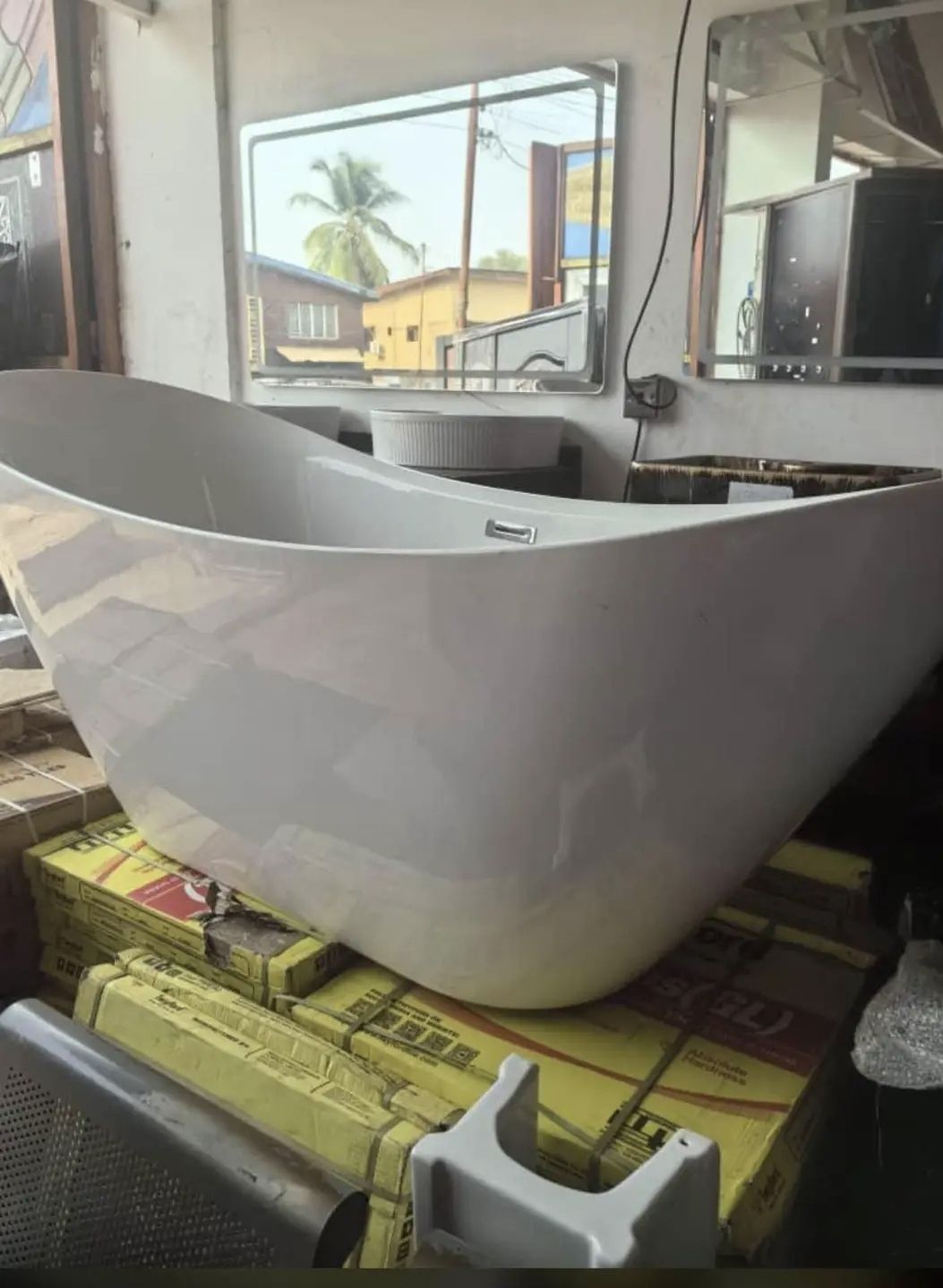 Bathtub 