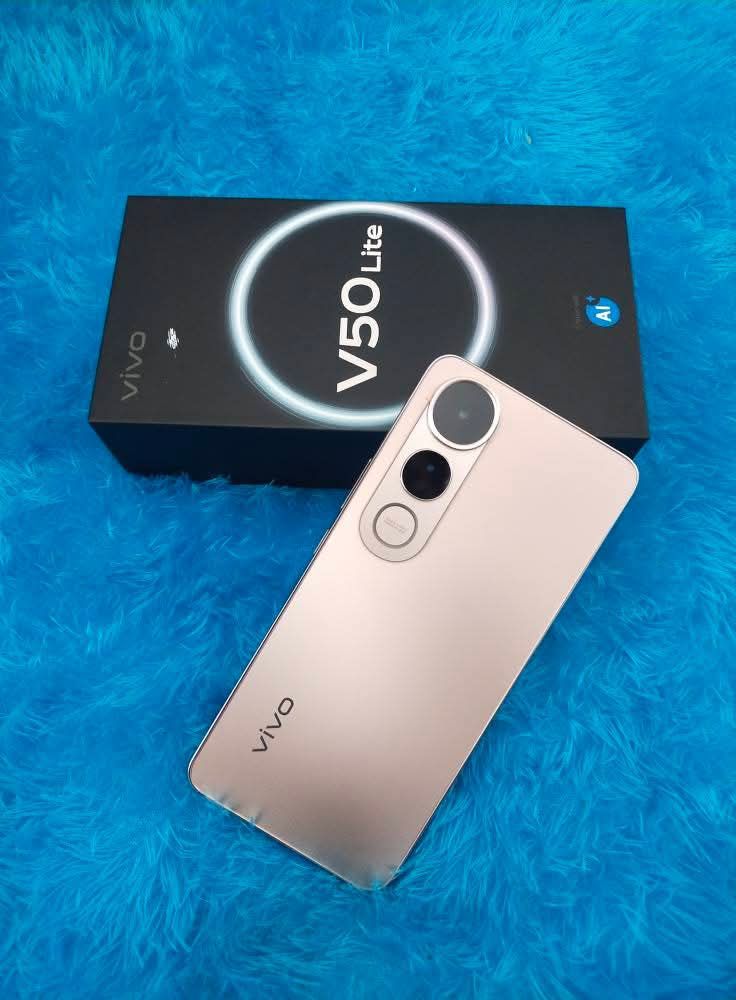 Vivo V50 lite ram 8/128 GB 