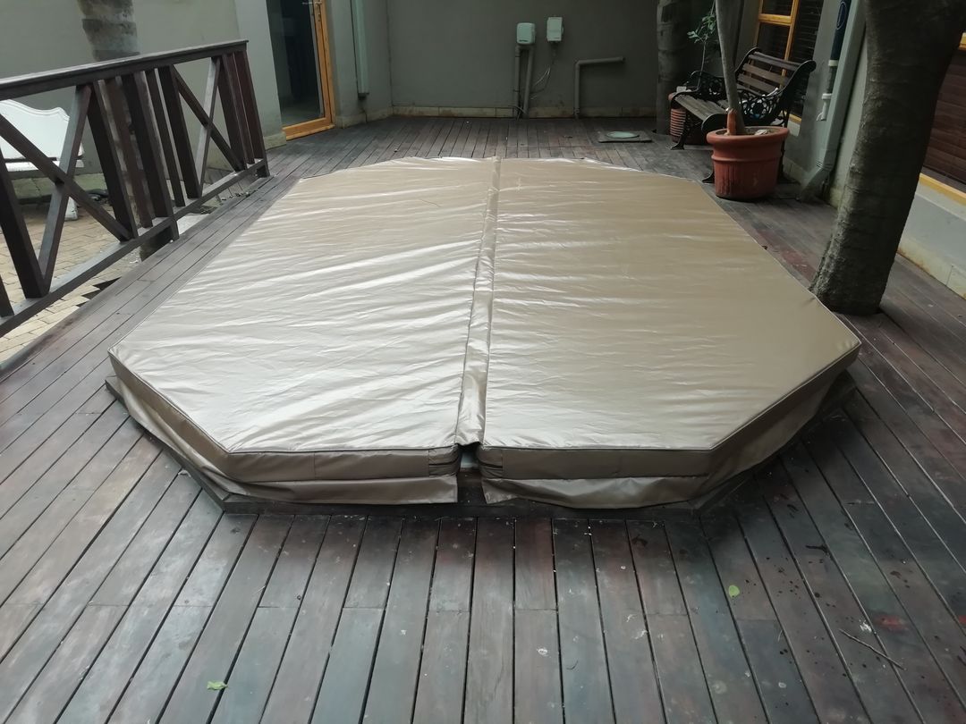 Rimflow Jacuzzi Cover 