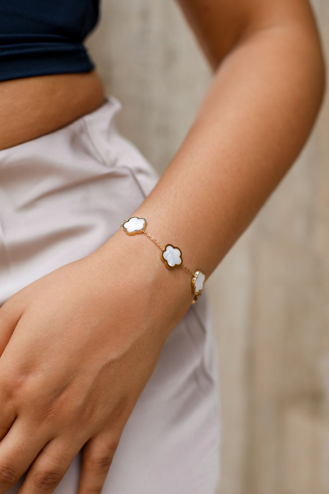 ZAKURA Brazalete White
