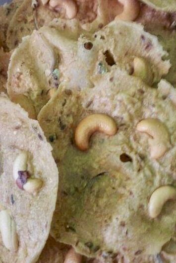 Rempeyek Kacang Gajus (Cashew)