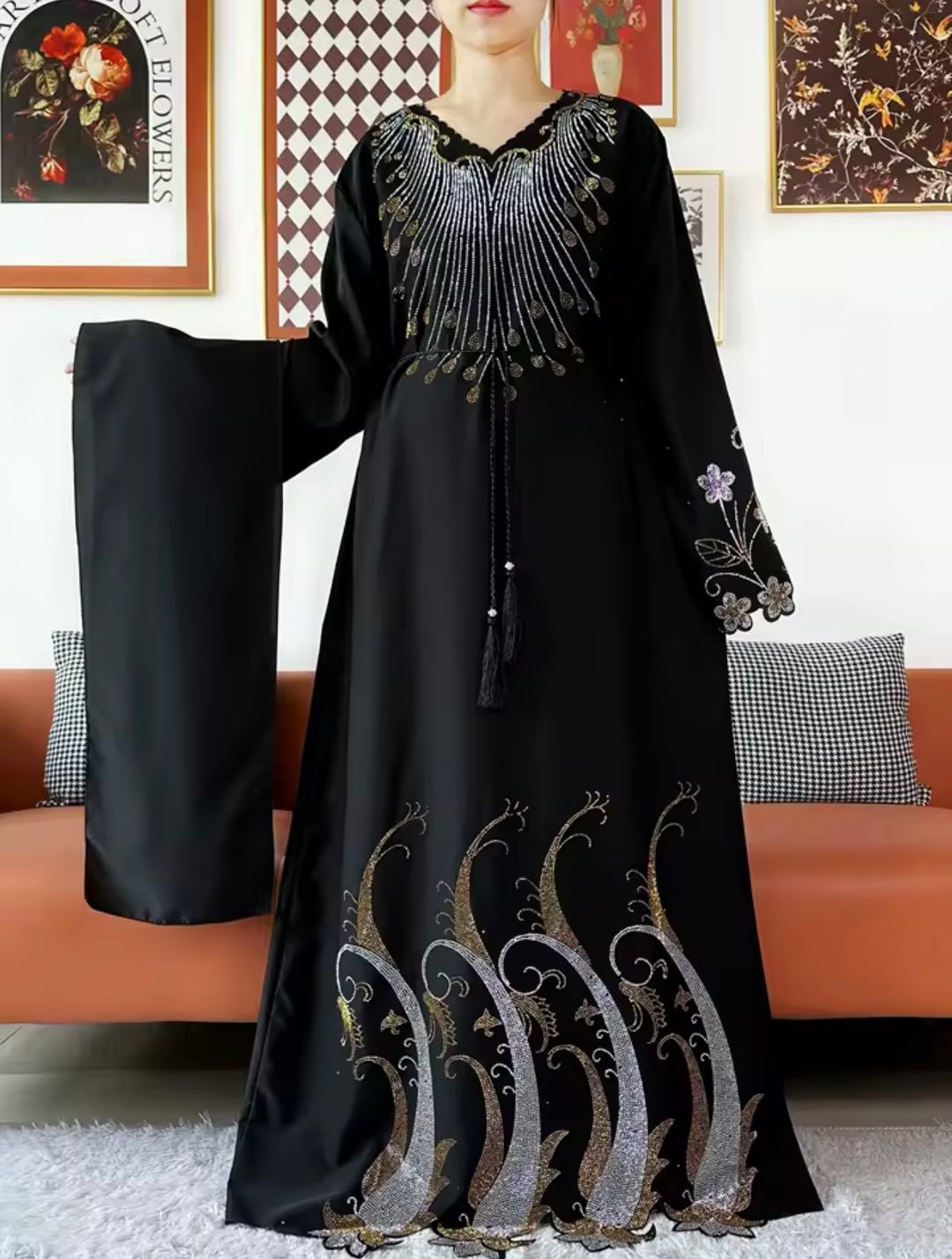 Abaya élégante en mousseline avec détails diamant – Mode Dubaï 2025, style arabe raffiné