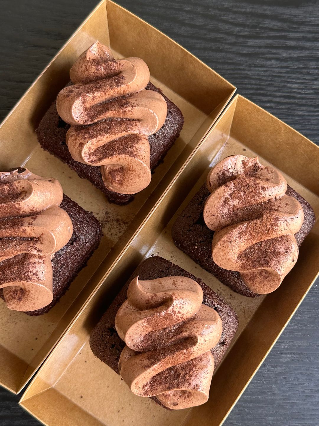 Old-fashioned Chocolate Cake (Set of 2)