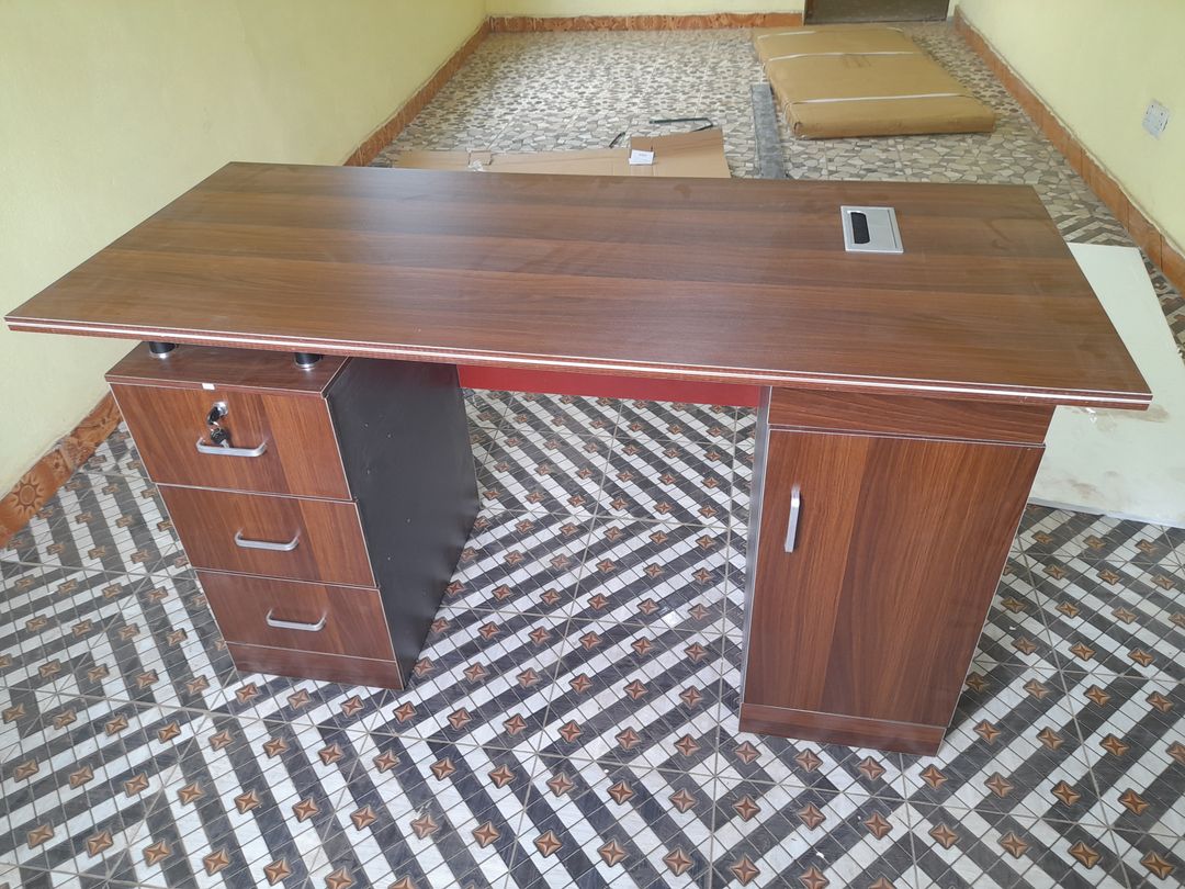 140cm Double Pedestal table