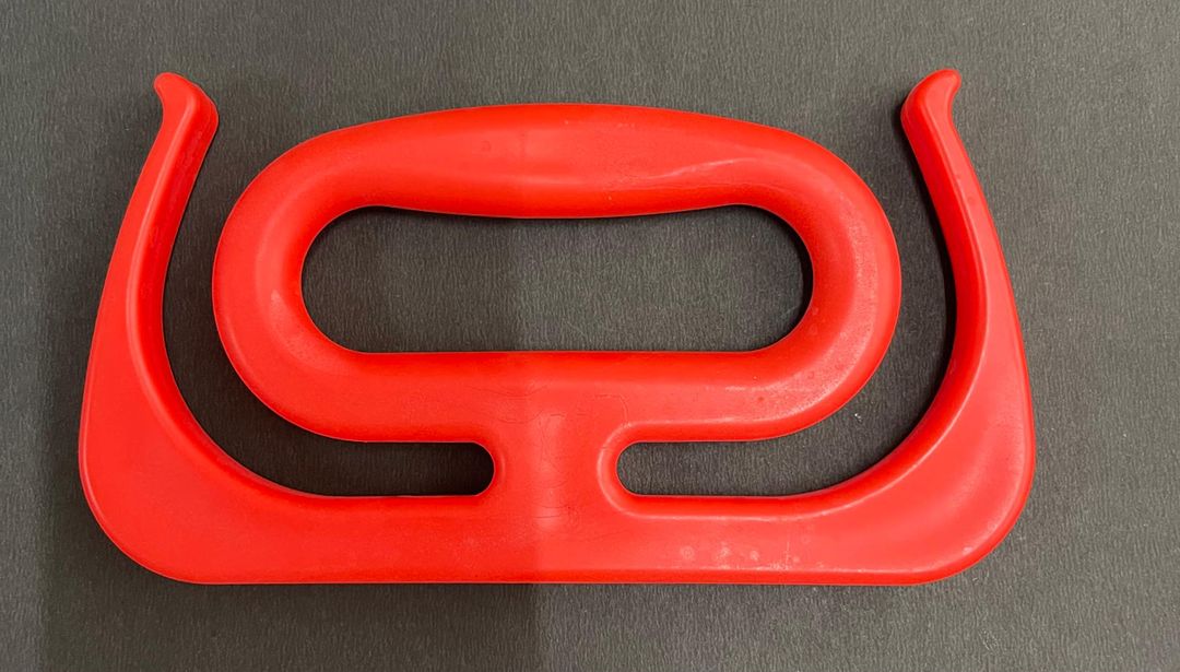 Carry bag lifting device