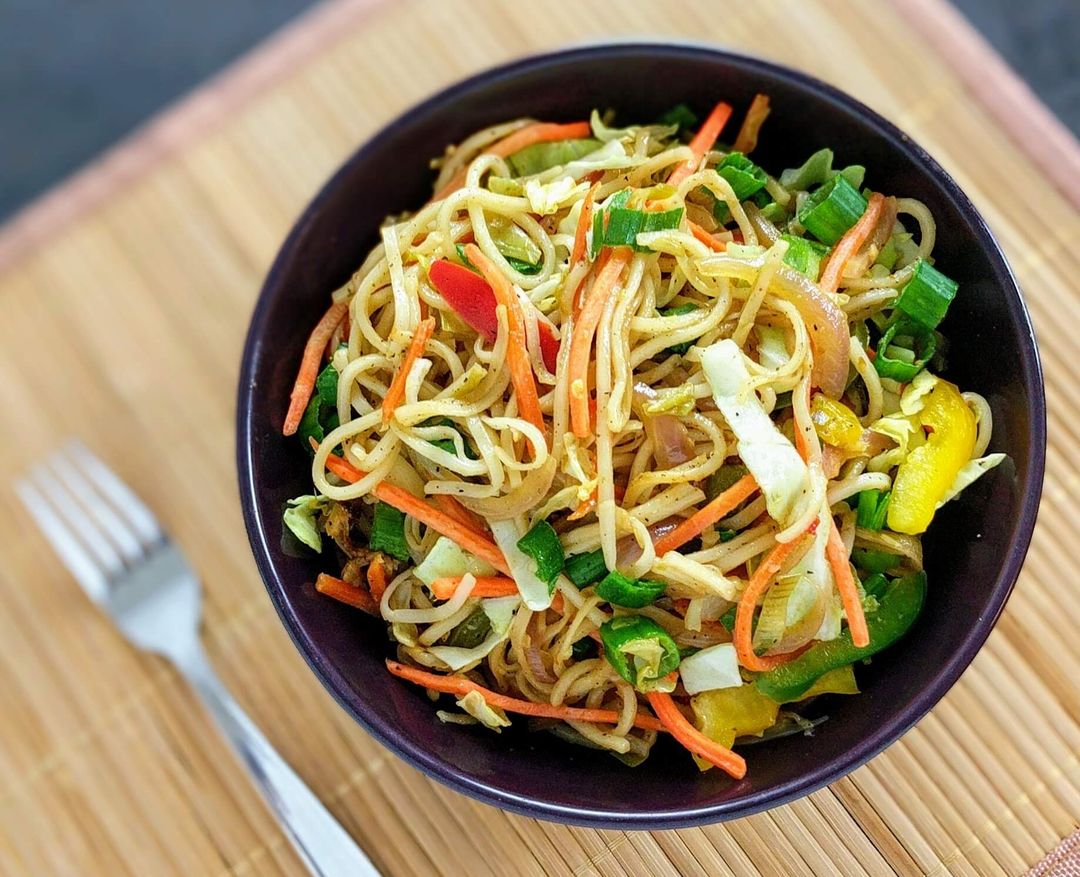 VEG HAKKA NOODLES MANCHURIAN