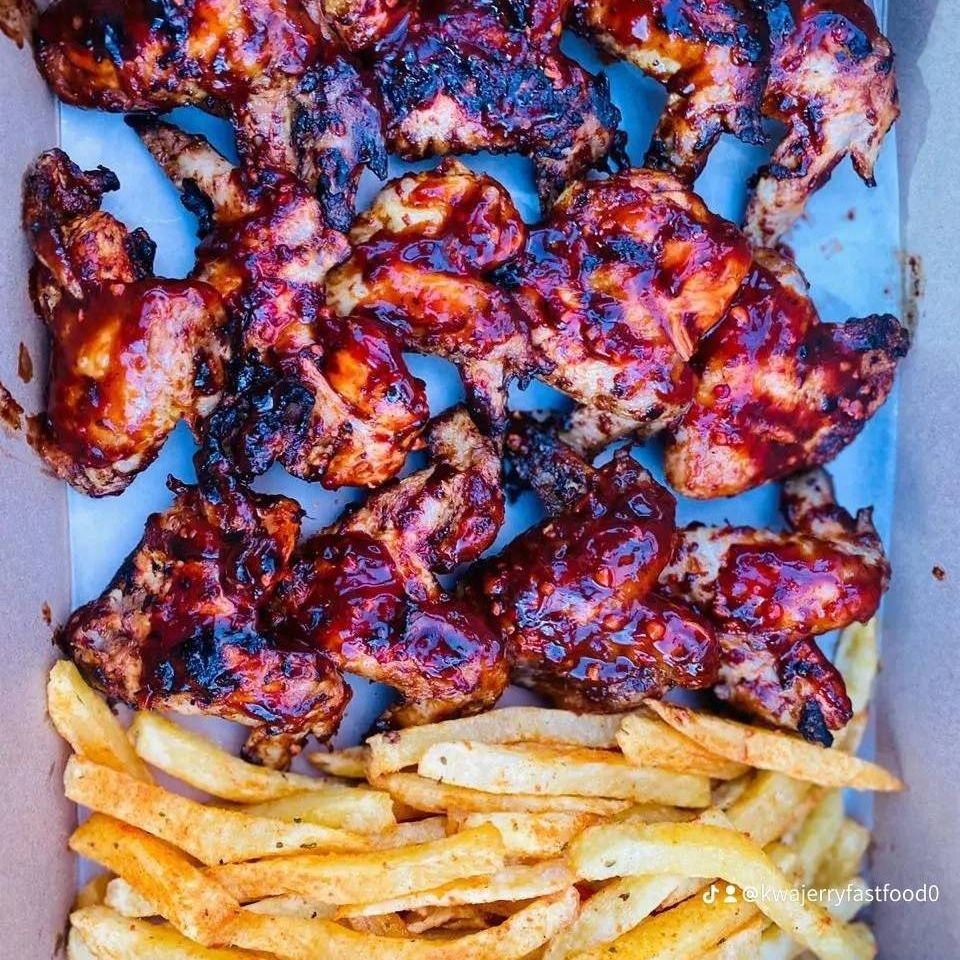 10 full wings & chips