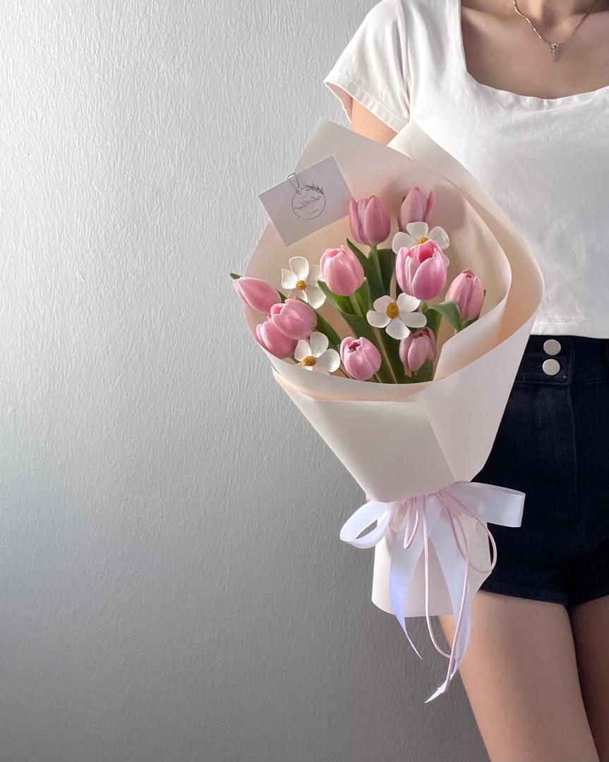  Pink Tulip & Daisy Delight