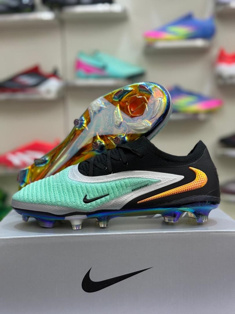 Crampons Nike Phanton 6