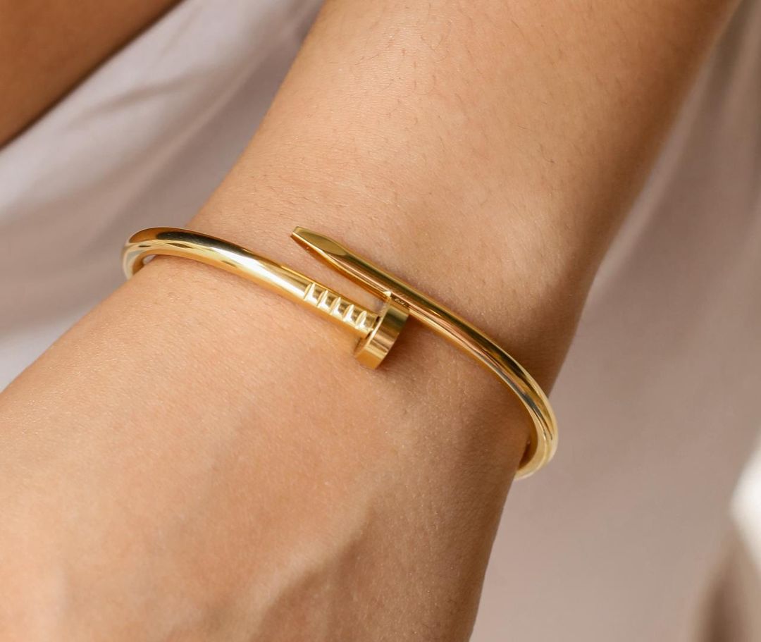 Brazalete Zakura Clavo Gold