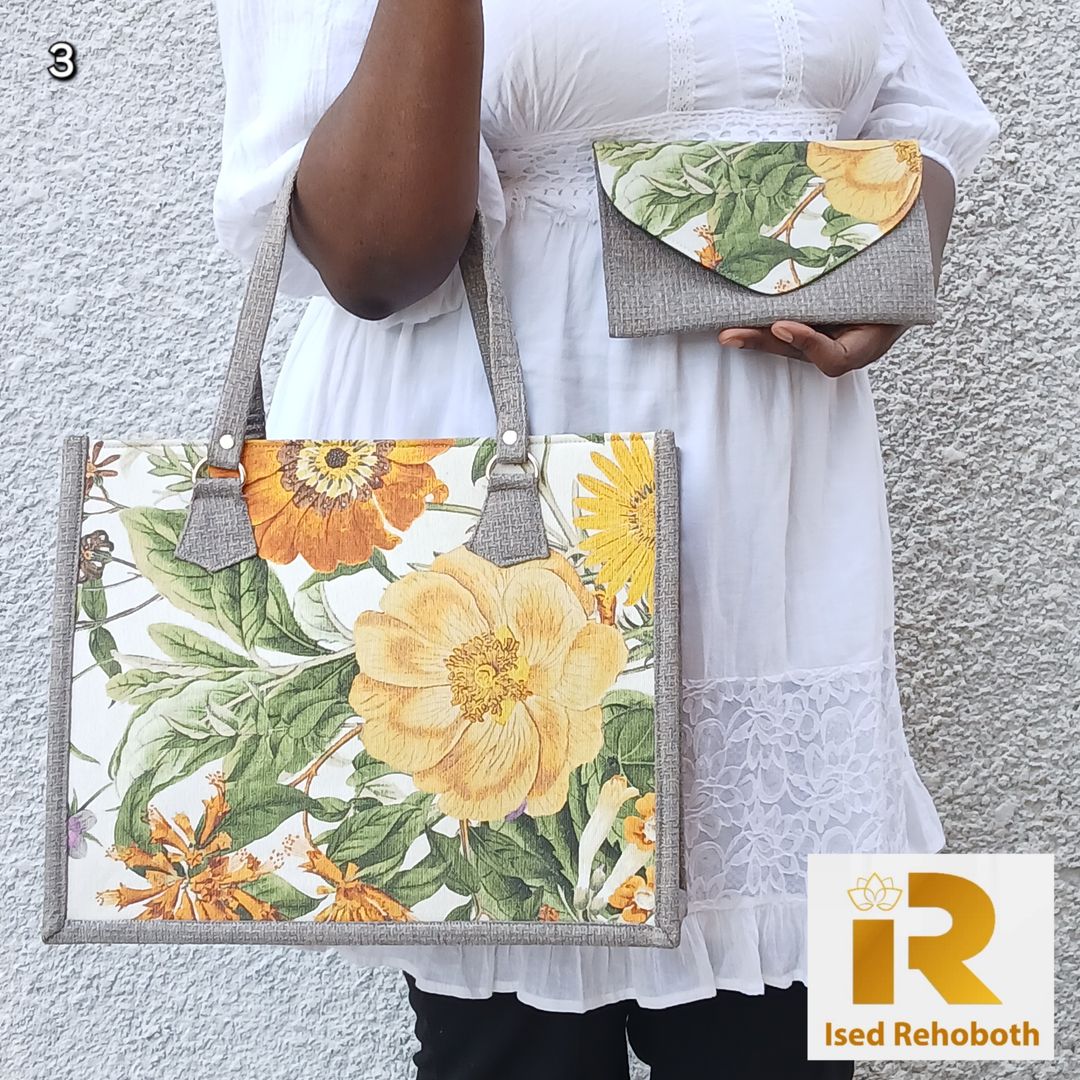 GRAND SAC EN TISSUS AVEC PORTE-MONNAIE 